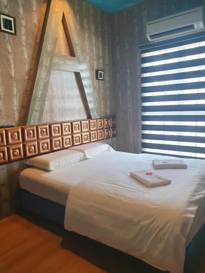 Mangrove Floating Chalet Kukup Buitenkant foto